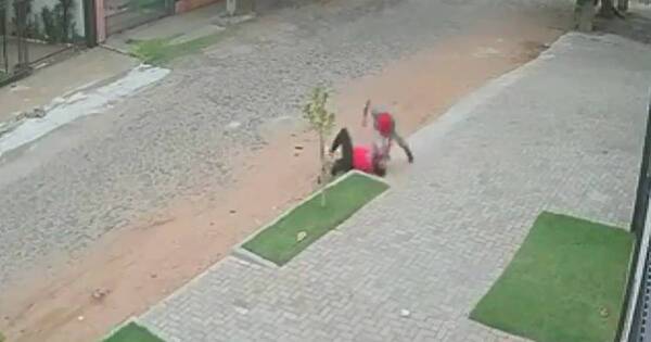 La Nación / Asunción: mujer es agredida en la calle cuando intentaron asaltarla