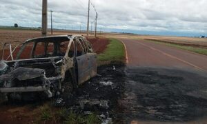 Vehículo se incendia en plena marcha