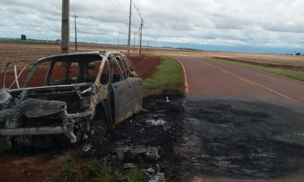 Vehículo se incendia en plena marcha