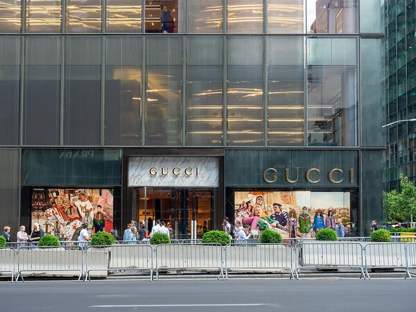El grupo due帽o de Gucci invierte casi 900 millones de euros en un local en Nueva York - Revista PLUS