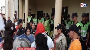Movilizaciones en Municipalidad de Arroyos y Esteros en contra de vertedero privado - Noticias Paraguay