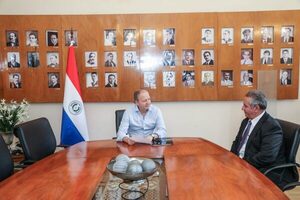 Ministro de Economía y representantes de jubilados municipales abordan situación de las cajas - ADN Digital