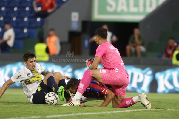 Versus / Wilson Quiñónez evitó lo que pudo haber sido una paliza histórica para Trinidense