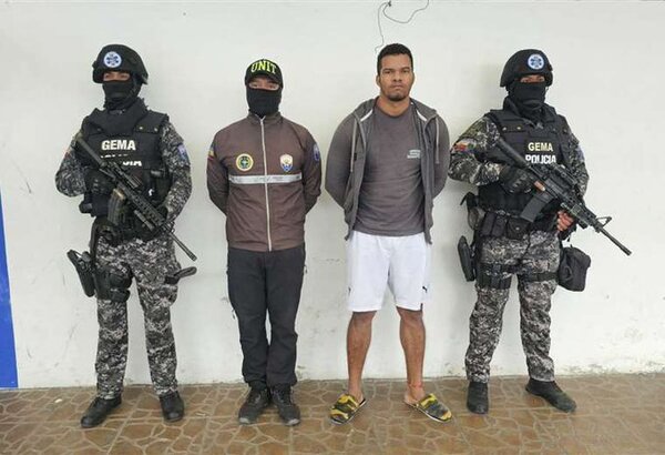 Policía de Ecuador detiene a máximo líder de una disidencia FARC en Colombia