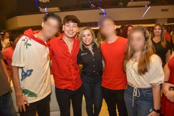 Confirman que “asesor” de 19 años es mandadero y cobra G. 5,5 millones - Política - ABC Color