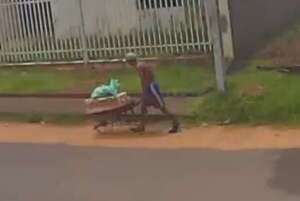 Video: en carretilla, un ladrón transportaba lo que se robó de una casa de Capiatá - Policiales - ABC Color