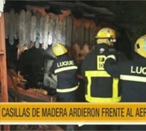 Incendio consumió casillas de madera en la zona del aeropuerto - Paraguay.com