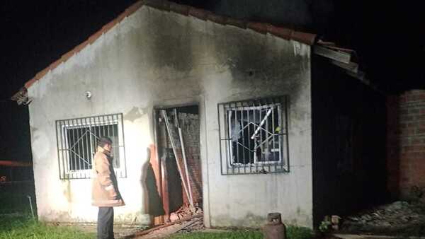 Novio mandó quemar la casa de su suegro