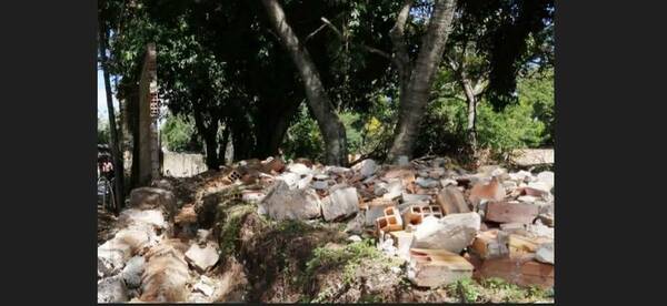 Niña muere aplastada por una muralla anga