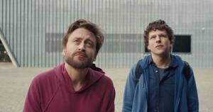 Diario HOY | Disney compra filme “soñado” de Eisenberg pero la crítica fulmina su visión de pie grande
