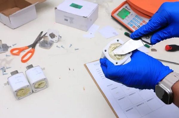 Incautan cocaína oculta en fusibles eléctricos con destino a Tailandia