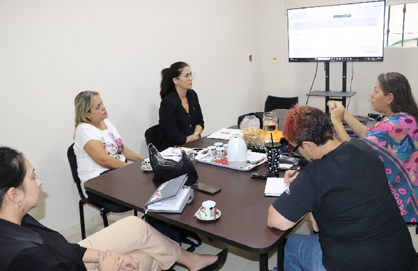 Becal y FEEI analizaron los avances para afianzar metas educativas - .::Agencia IP::.