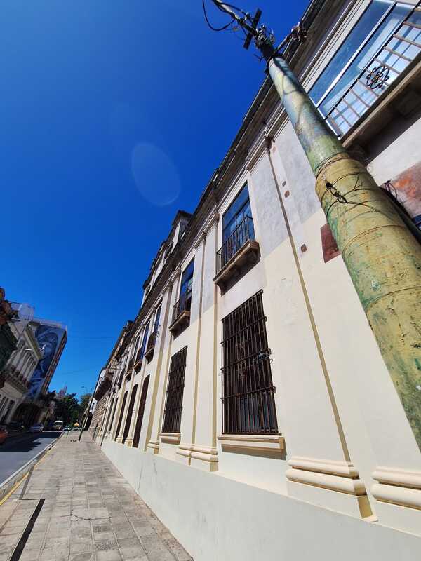 ANDE retirará los cables aéreos instalados irregularmente sobre la calle Palma - .::Agencia IP::.