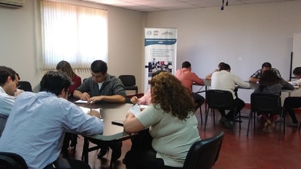 Docentes exigen trasparencia en concursos al MEC - Noticias Paraguay