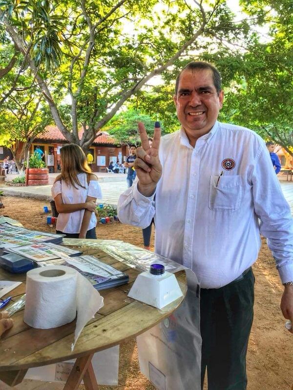 Diputado Pavón denuncia derroche de USD 3 millones en meriendas