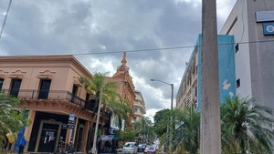 ANDE anuncia retiro de cables aéreos de telefonías colocadas irregularmente sobre Palma