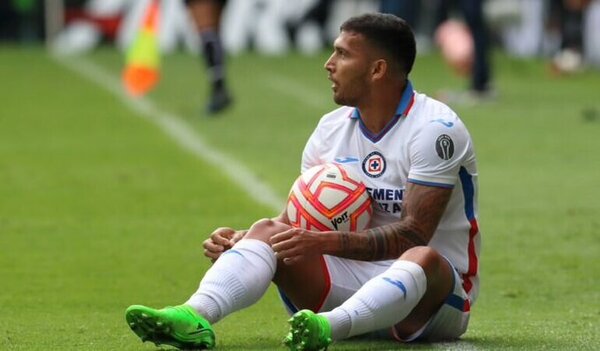Juan Escobar, muy cerca de definir su futuro lejos del Cruz Azul