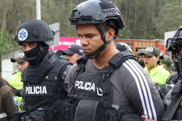 Ecuador deporta a líder colombiano de la desidencia de las FARC - Mundo - ABC Color