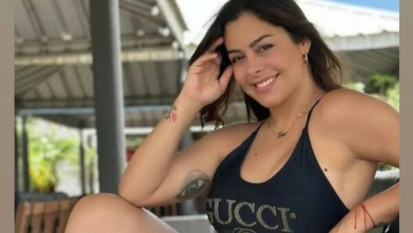 [VIDEO] Hacen fila en Brasil para tomarse fotos con Larissa