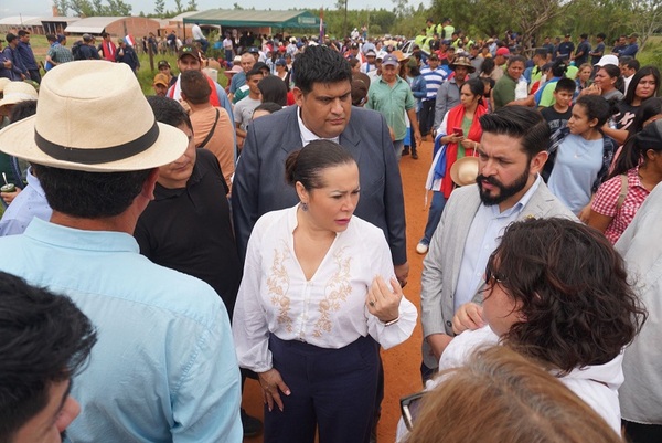 Senadores se reúnen con pobladores y autoridades de Arroyos y Esteros