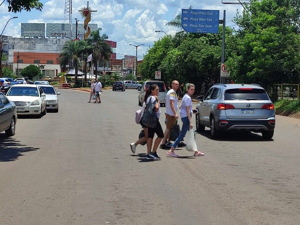 Versatilidad del comercio fronterizo: ahora los argentinos traen contrabando de combustible al Paraguay - La Tribuna