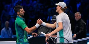 Versus / Sinner bate a Rublev y jugará ante Djokovic en las 'semis' de Australia