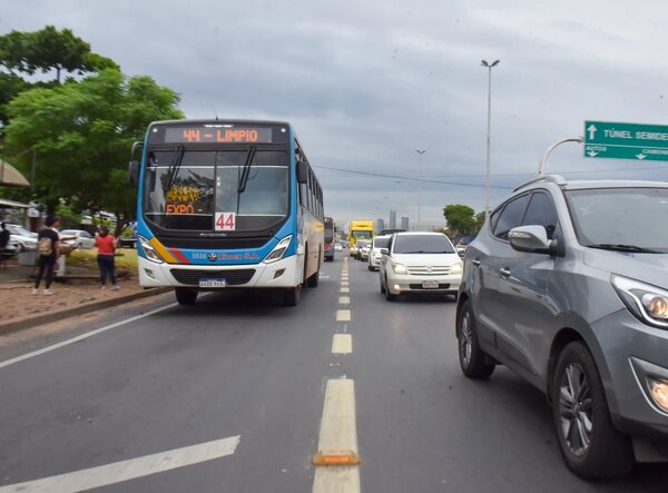 Carril exclusivo para buses: "El acatamiento es mayor, creo que es algo para celebrar", dice VMT · Radio Monumental 1080 AM