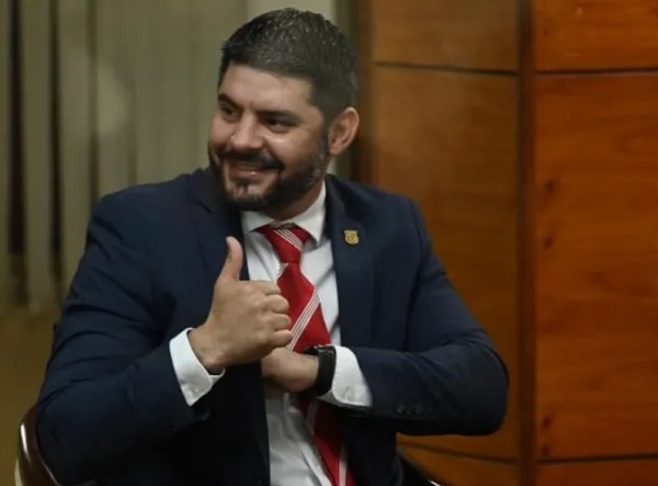 Nenecho evita juicio a Parxin por estacionamiento tarifado