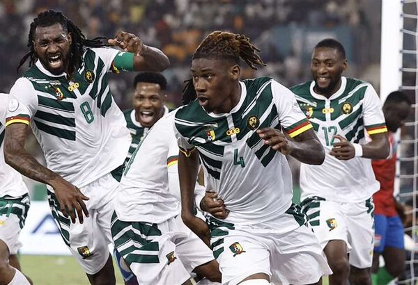 Camerún sobrevive en la Copa de África con remontada agónica ante Gambia