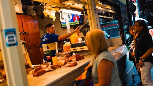 La actividad económica de Argentina cayó casi un punto y medio en noviembre