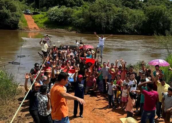 Pobladores y autoridades locales unen fuerzas para lograr construcción de puente - ABC en el Este - ABC Color