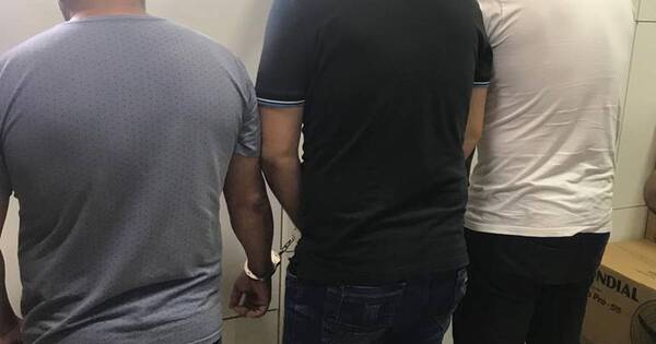 La Nación / Tres detenidos en CDE, tras oferta de celulares que habrían sido robados en Luque