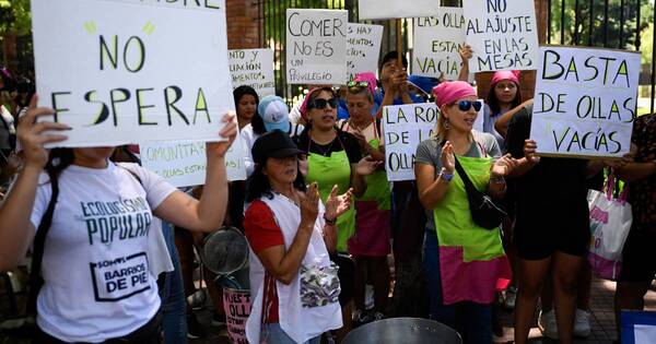 La Nación / Gobierno de Milei enfrenta su primera huelga general