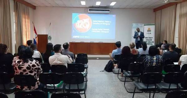 La Nación / Capacitaron a profesionales