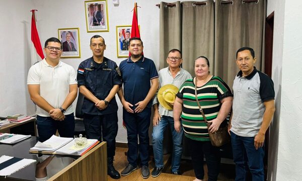 Vecinos del Km. 30 se reúnen con jefe de policía del Alto Paraná