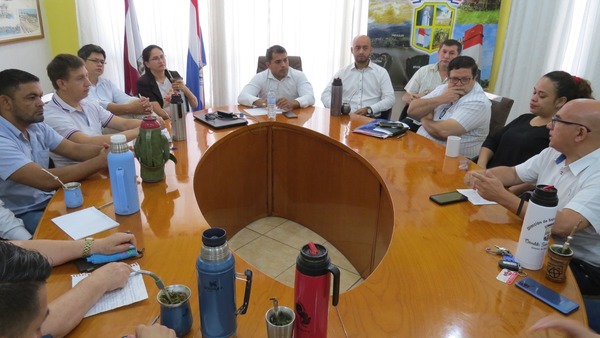 Discusiones estériles entre concejales franqueños, mientras municipio está totalmente abandonado - La Clave