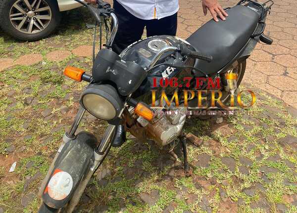 Delincuente devuelve motocicleta que robó a ex concejal departamental - Radio Imperio 106.7 FM