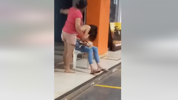 Suegra furiosa atacó a joven que creyó era amante de su yerno