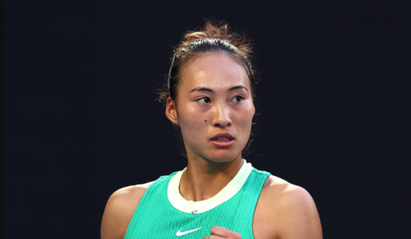 Versus / Zheng Qinwen rompe todos los pronósticos en Australia