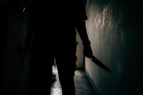 Asesinan a puñaladas a un hombre en su habitación - ABC en el Este - ABC Color