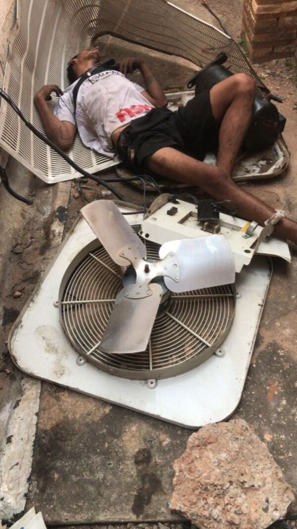 Intentó robar un acondicionador de aire, se electrocutó y lo detuvieron