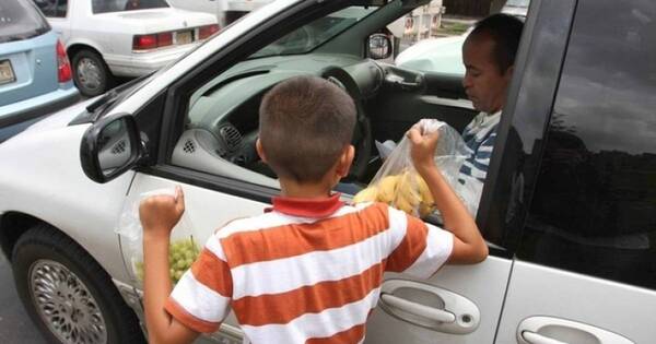 Diario HOY | Imputan a mujer que obligaba a sus hijos a pedir dinero en la calle