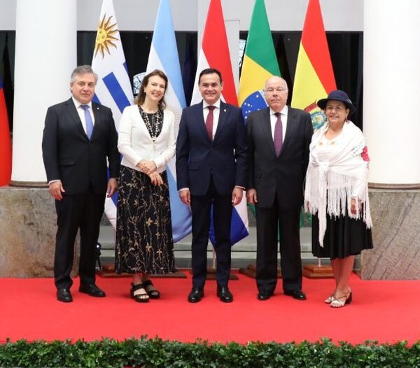 Cancilleres del Mercosur y Bolivia desarrollan reunión en Asunción - .::Agencia IP::.