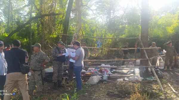 Policía desaloja a ocupantes de asentamiento en reserva natural de Concepción
