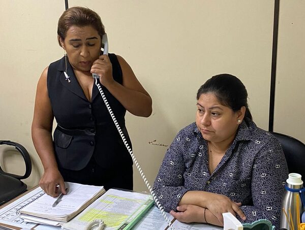 Central Telefónica del Congreso tiene dos jefas y un encargado, pero todos cumplen el mismo rol, según directora · Radio Monumental 1080 AM