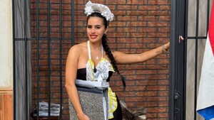 Lali hace reír al rollete en Polibandi