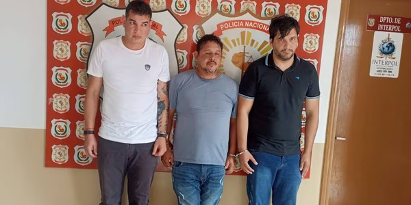 Intentaron vender iPhone robados a una tienda y fueron ‘pillados’ - Noticiero Paraguay
