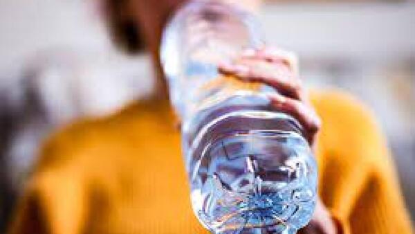 Tips para tomar agua de manera correcta