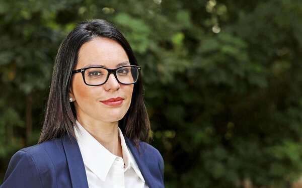 ¿Quién es Paula Carro, la nueva vocera del Gobierno?