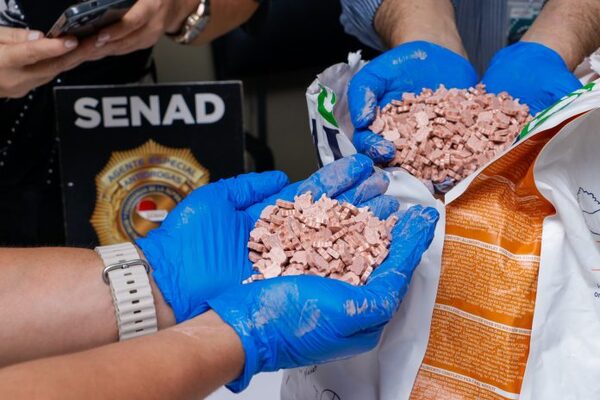 Más de 26.000 dosis de éxtasis retenidas mediante controles aeroportuarios - El Independiente